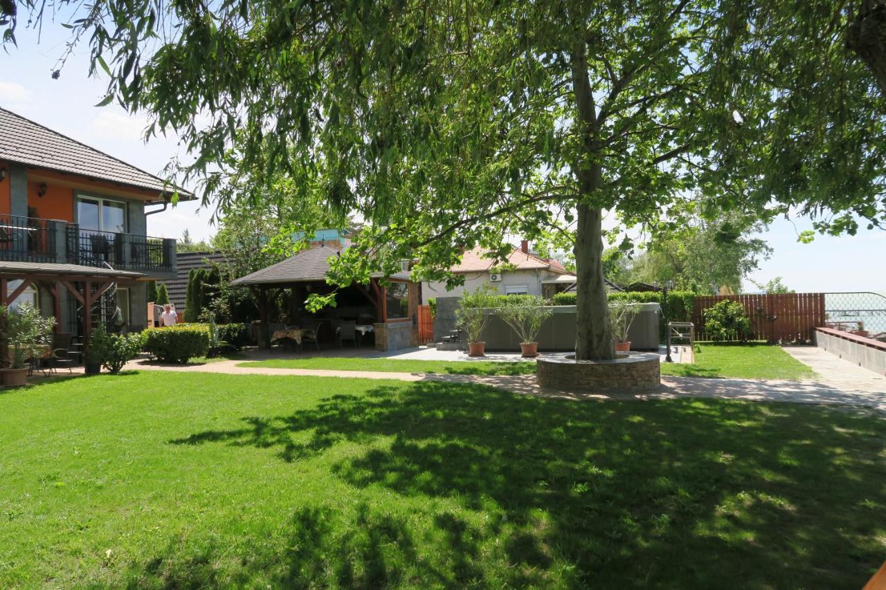 באלאטונסארסו Granit Villa מראה חיצוני תמונה
