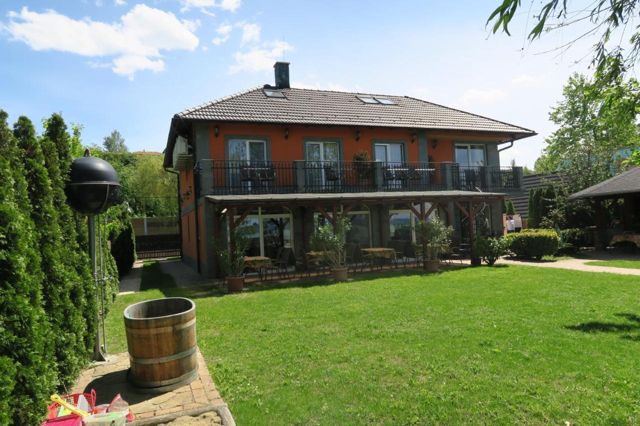 באלאטונסארסו Granit Villa מראה חיצוני תמונה
