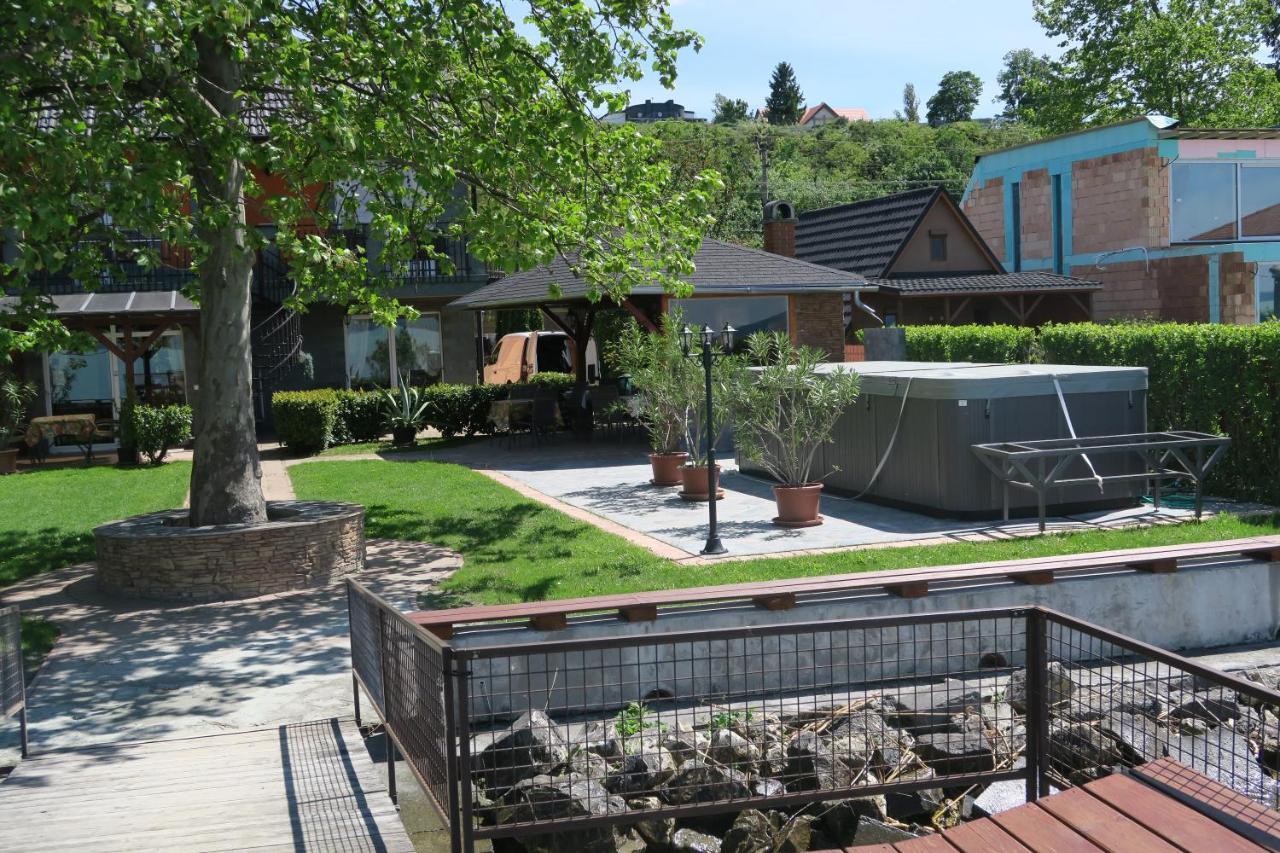 באלאטונסארסו Granit Villa מראה חיצוני תמונה