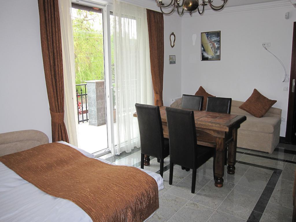 באלאטונסארסו Granit Villa מראה חיצוני תמונה